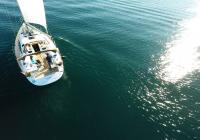 barcha a vela soleggiato riflesso del sole mare barca a vela elan 45 impression vela yacht a vela